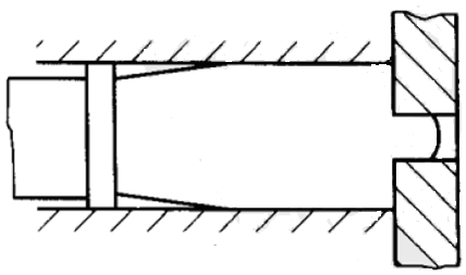 Etapa inicial de la extrusión del primer lingote