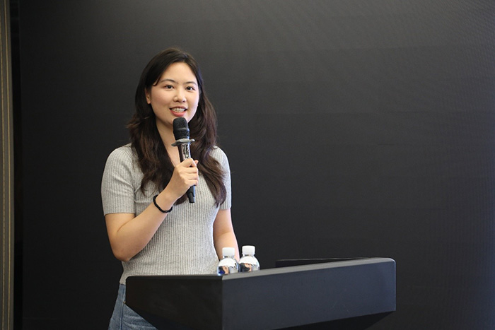 Zhang Wenxuan pronunció un discurso en nombre de la Universidad Tecnológica de Wenzhou.
