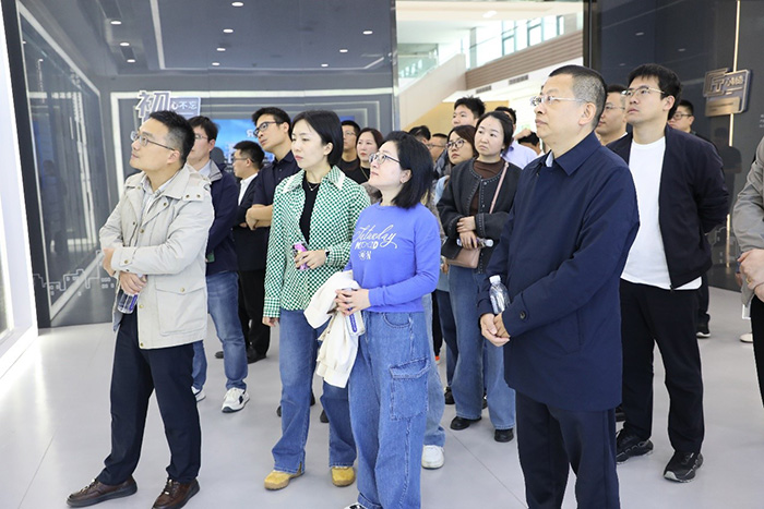 El equipo de investigación visitó la Sala de Exposiciones de Cultura Científica y Tecnológica de Fuda